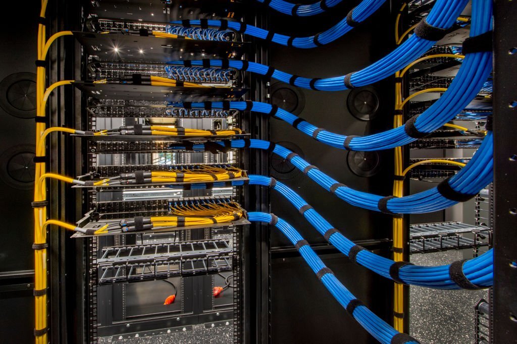 Selecting the Right Cables for High-Performance Server Room Cabling